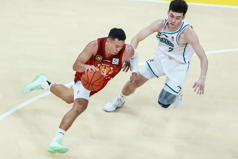 适合不同年龄段篮球爱好者的体能训练方案_2